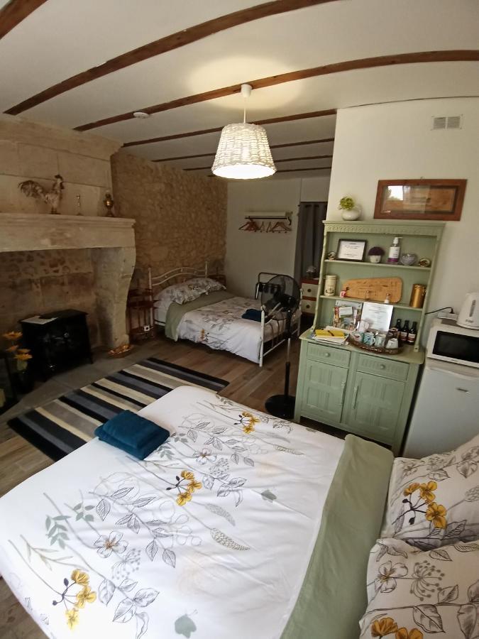 La Vieille Grange - Saint-Privat-Des-Pres Bed & Breakfast ภายนอก รูปภาพ