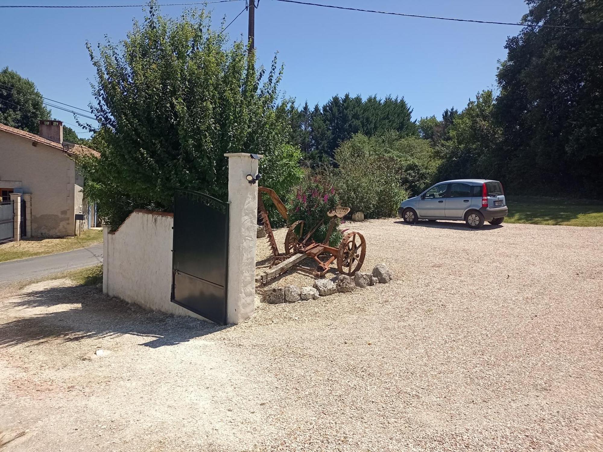 La Vieille Grange - Saint-Privat-Des-Pres Bed & Breakfast ภายนอก รูปภาพ